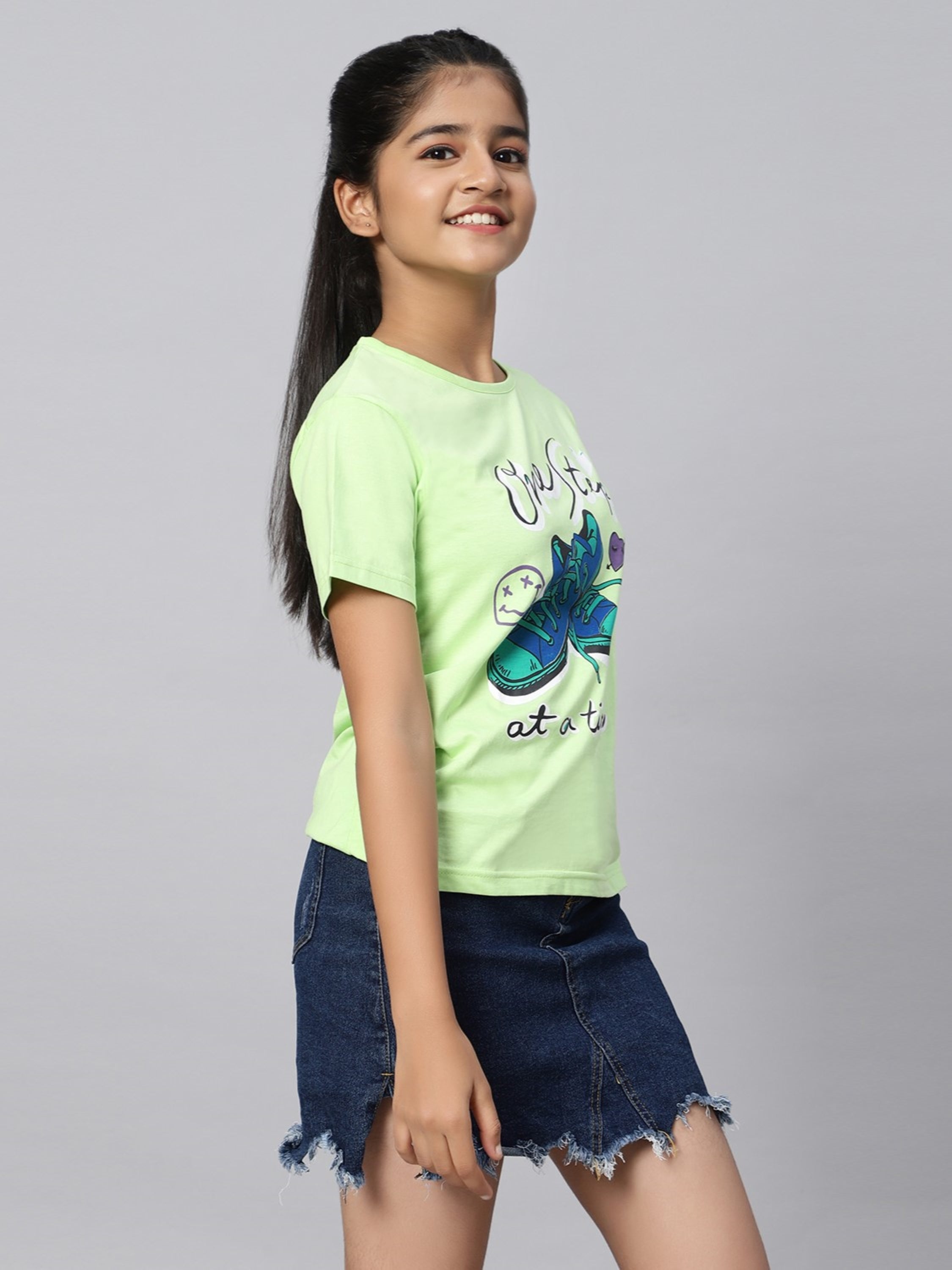 Girls Graphic T-shirt-One step-Lime
