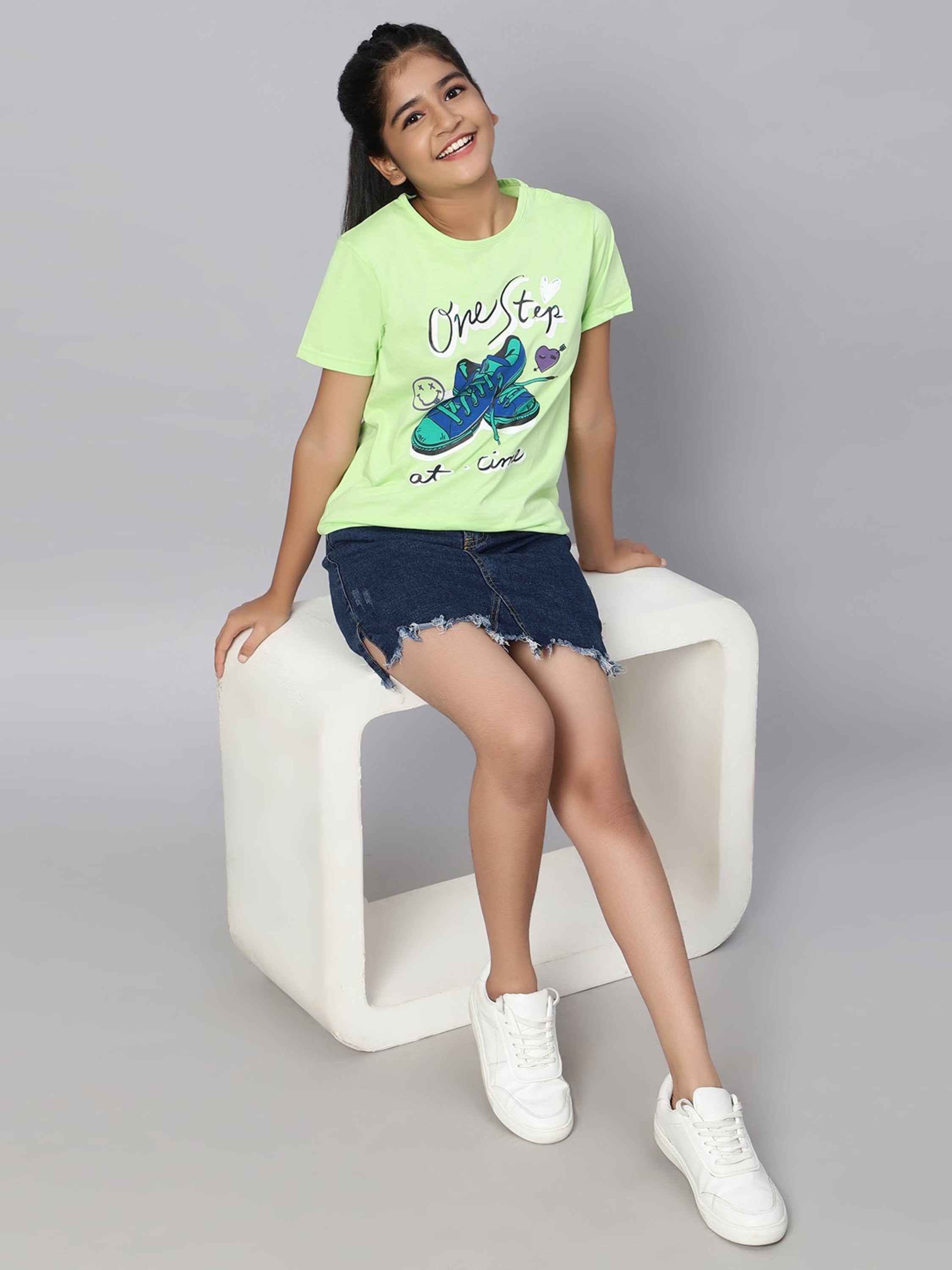 Girls Graphic T-shirt-One step-Lime