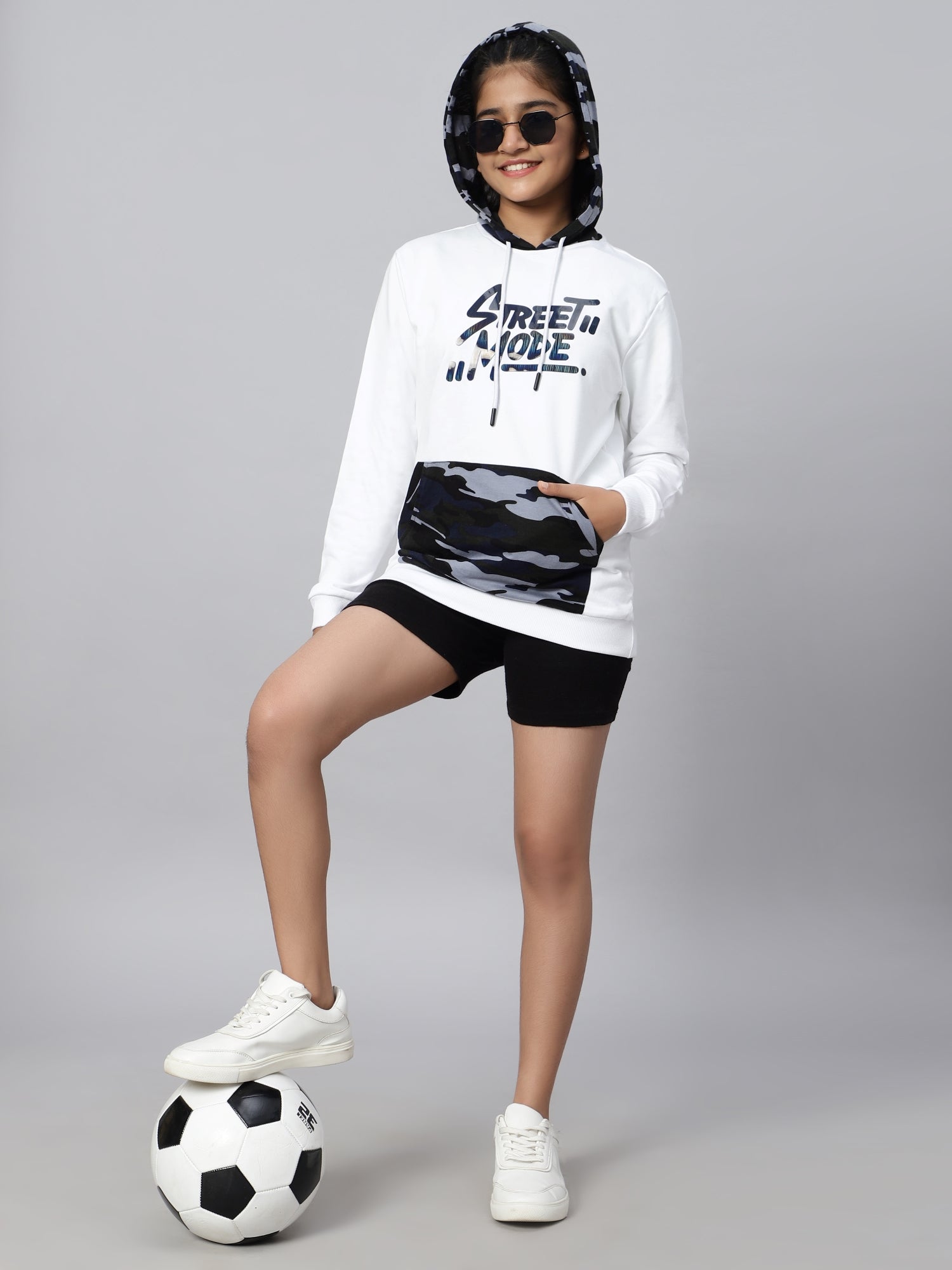 TeenTrums Girls Sweatshirt - street mode - White & Camo