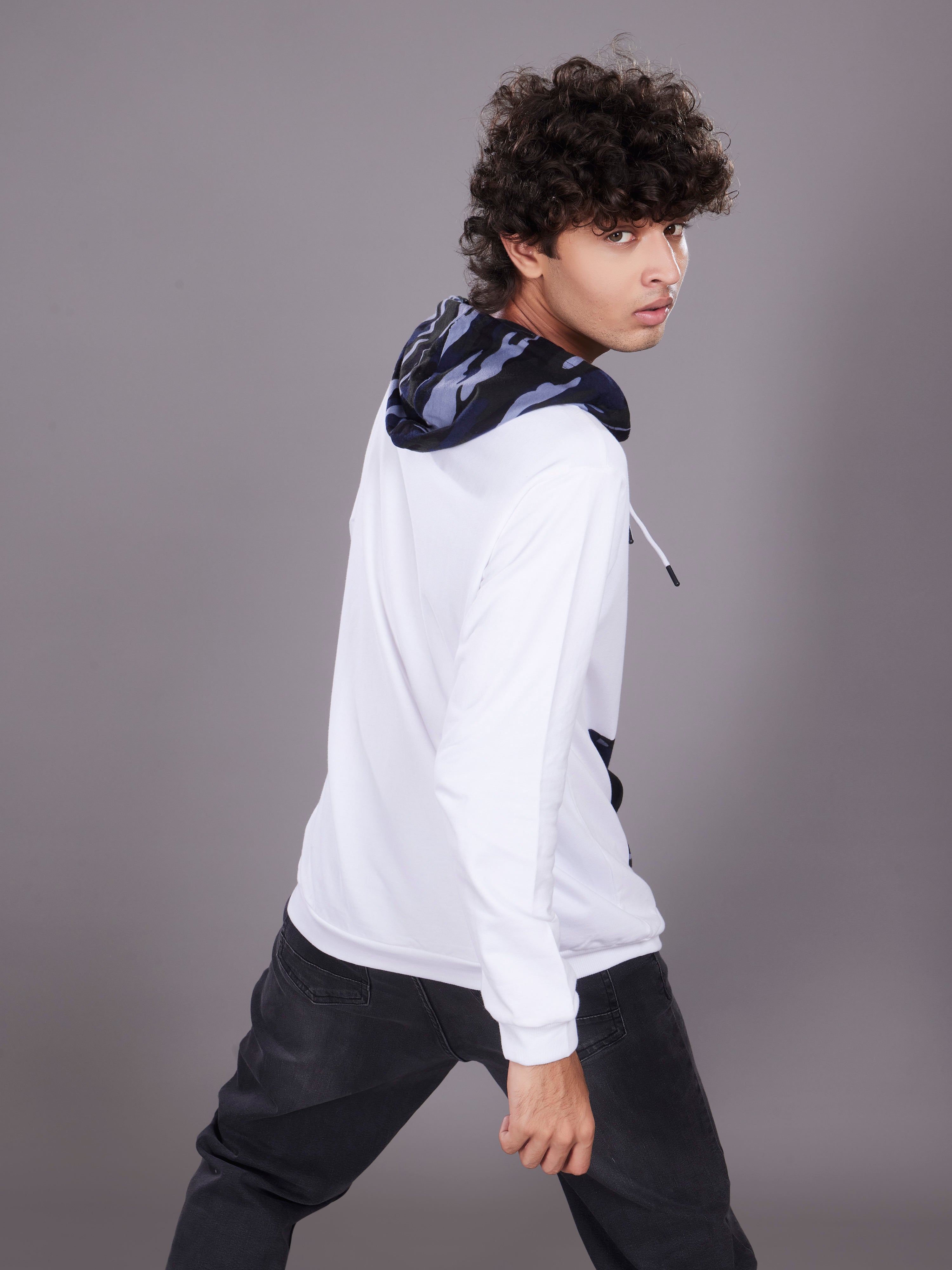 Sweatshirt-White & Camo