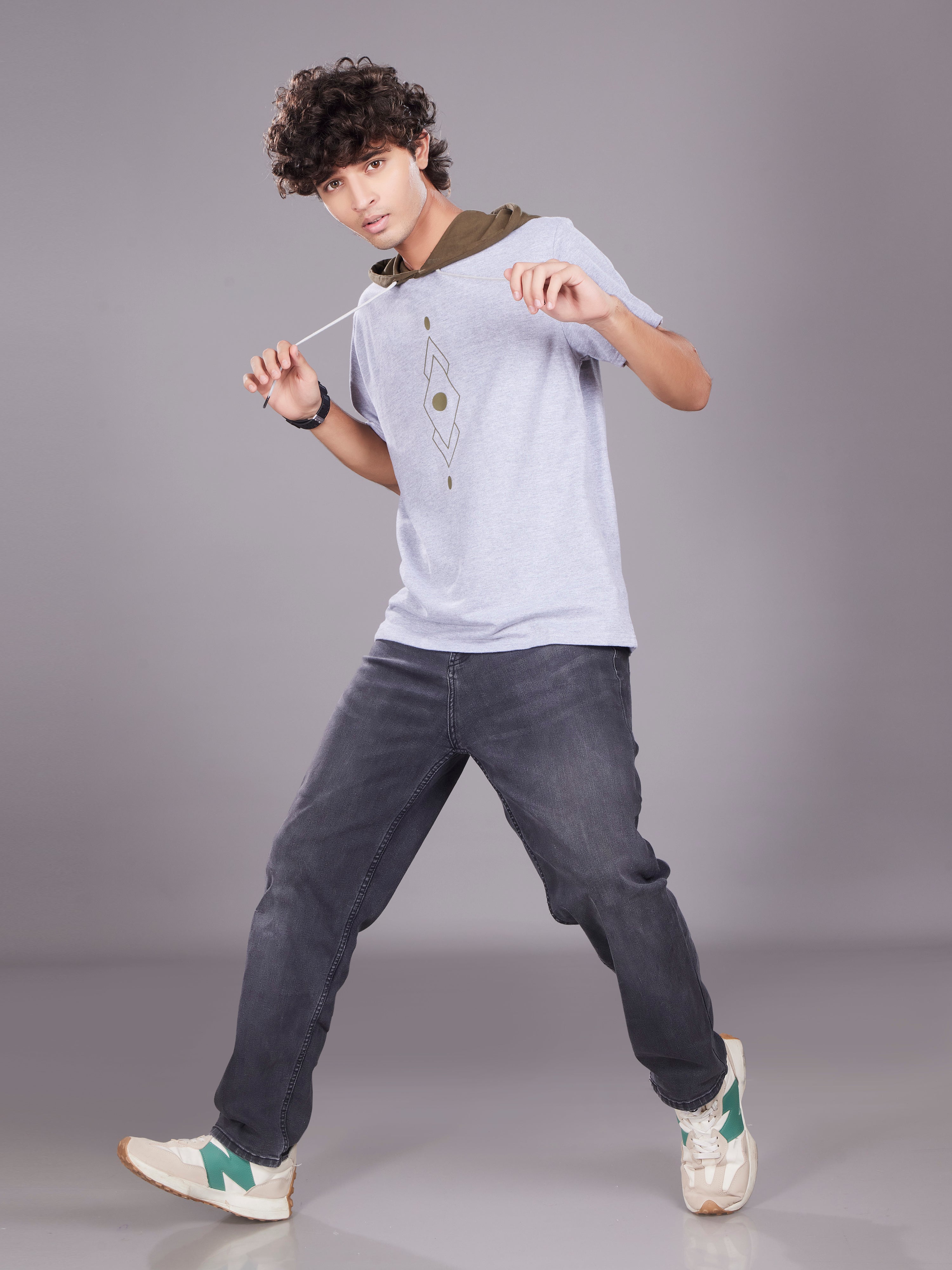 T-shirt with hoodie -olive