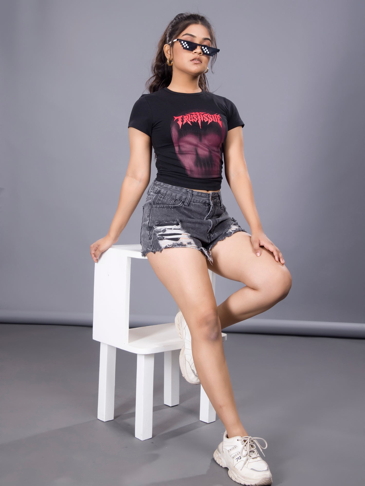 Girls Trust Issues Skull Tee - Black