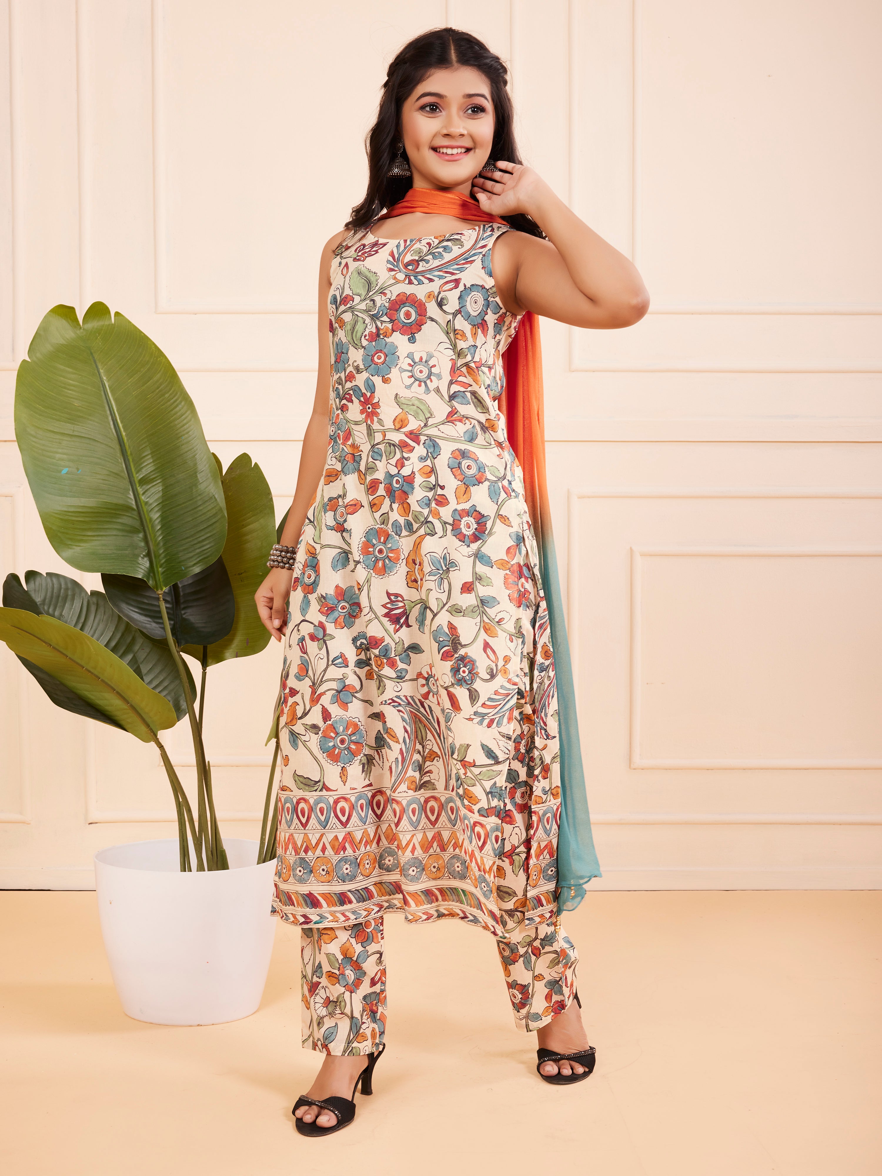 TeenTrums Girls Ethnic Floral Kurta and Pant Set – Multi