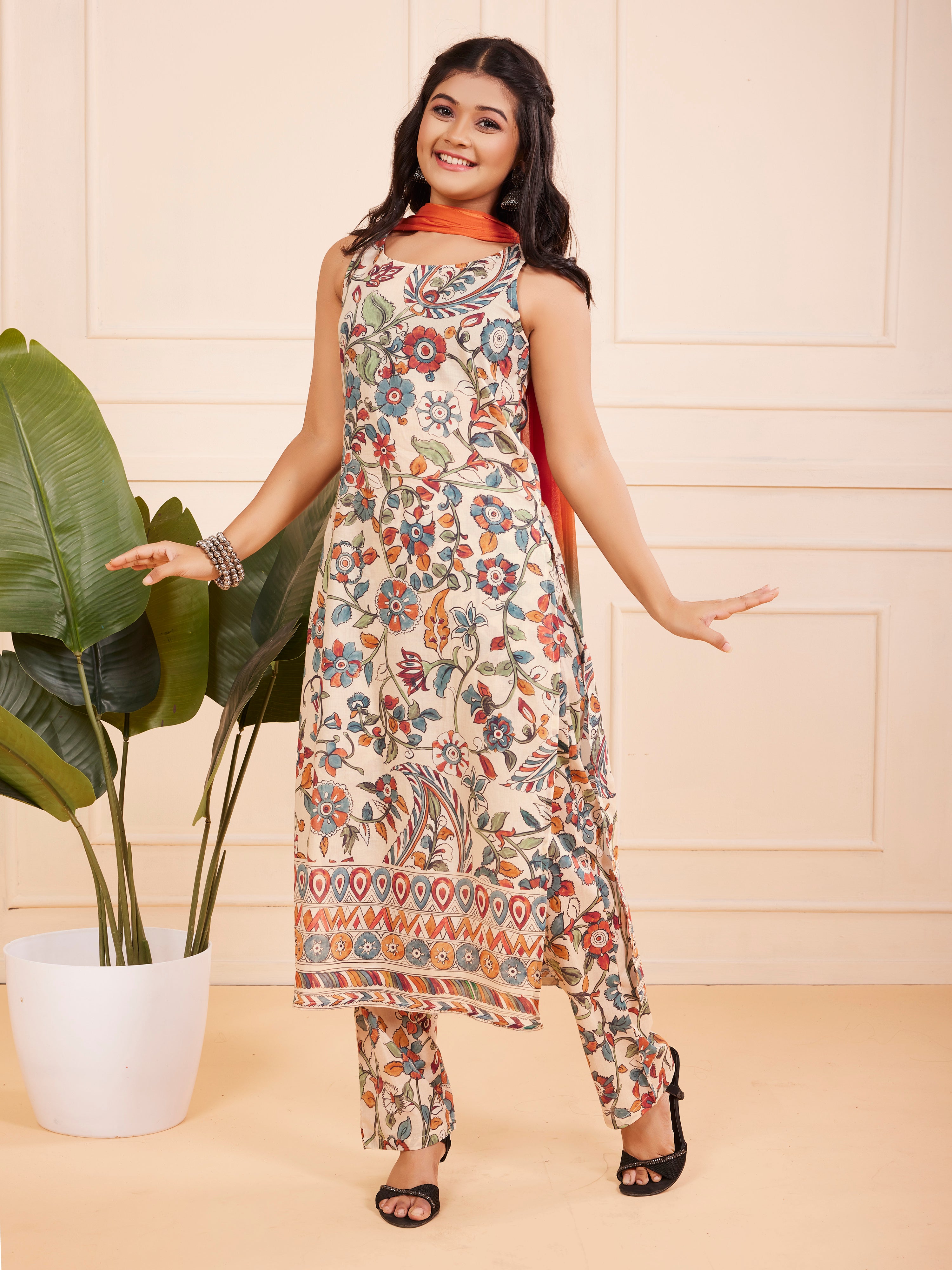 TeenTrums Girls Ethnic Floral Kurta and Pant Set – Multi