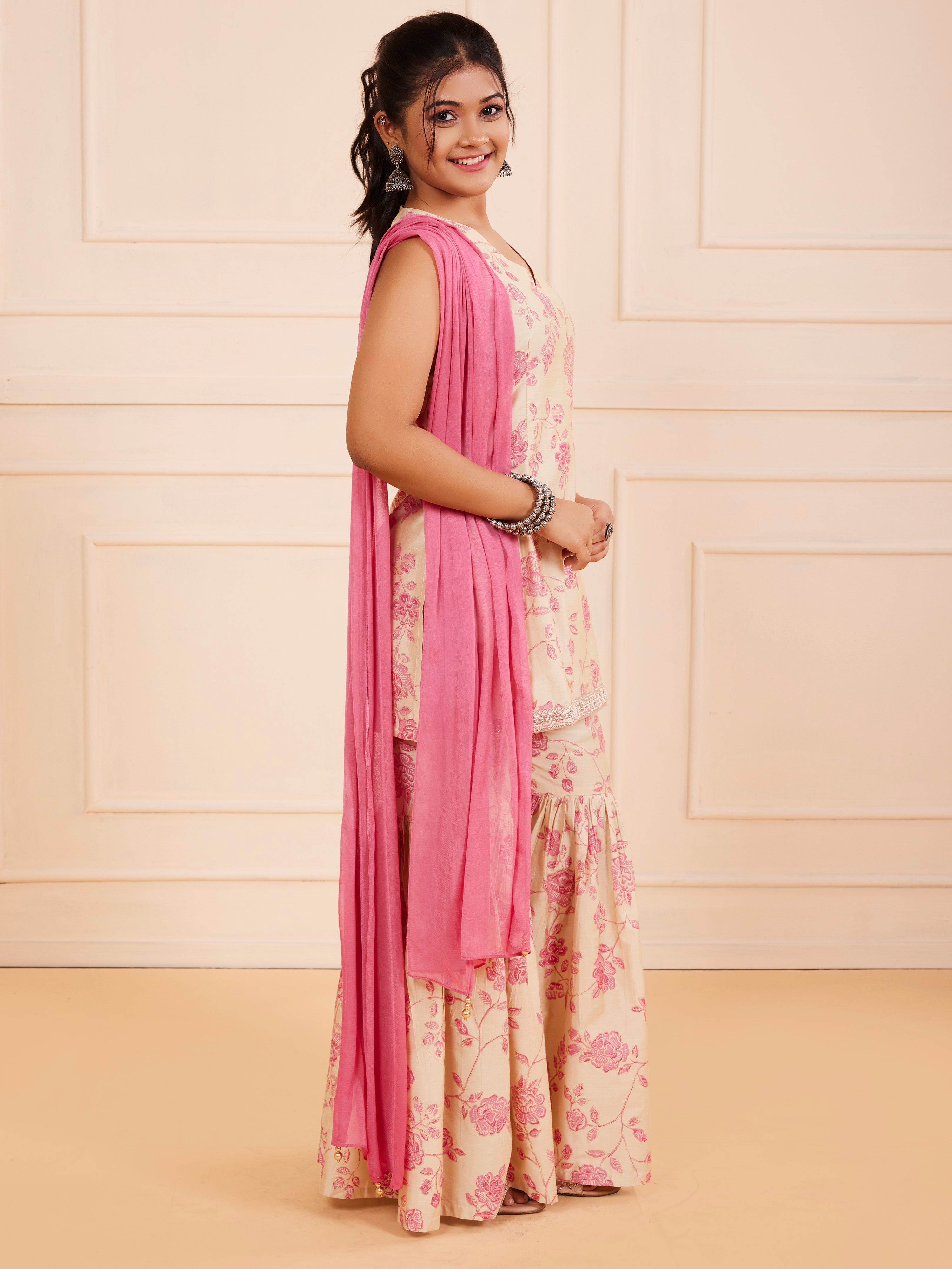 Girls Ethnic Floral Kurta and Gharara Set – Pink