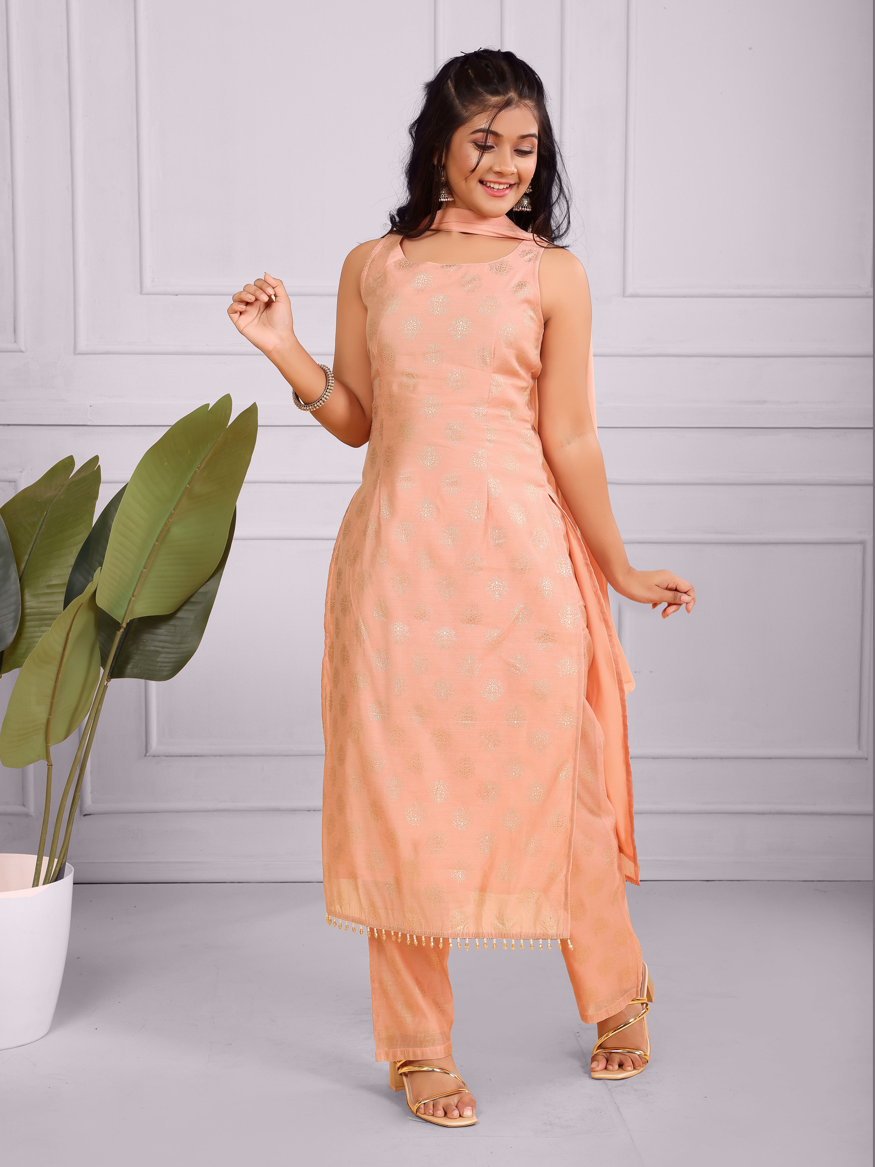 TeenTrums Girls Ethnic Floral Kurta and Pant Set – Peach