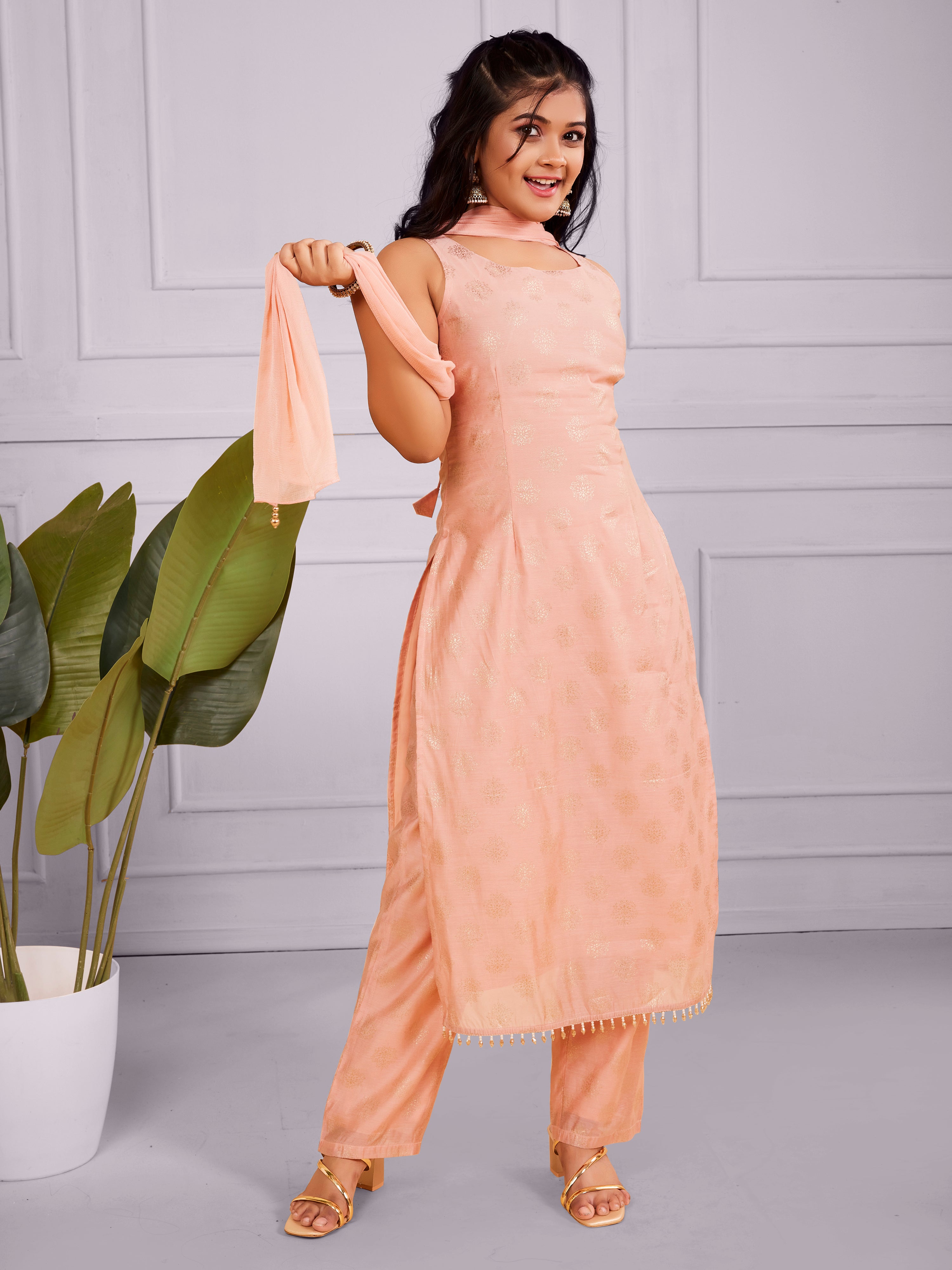 TeenTrums Girls Ethnic Floral Kurta and Pant Set – Peach