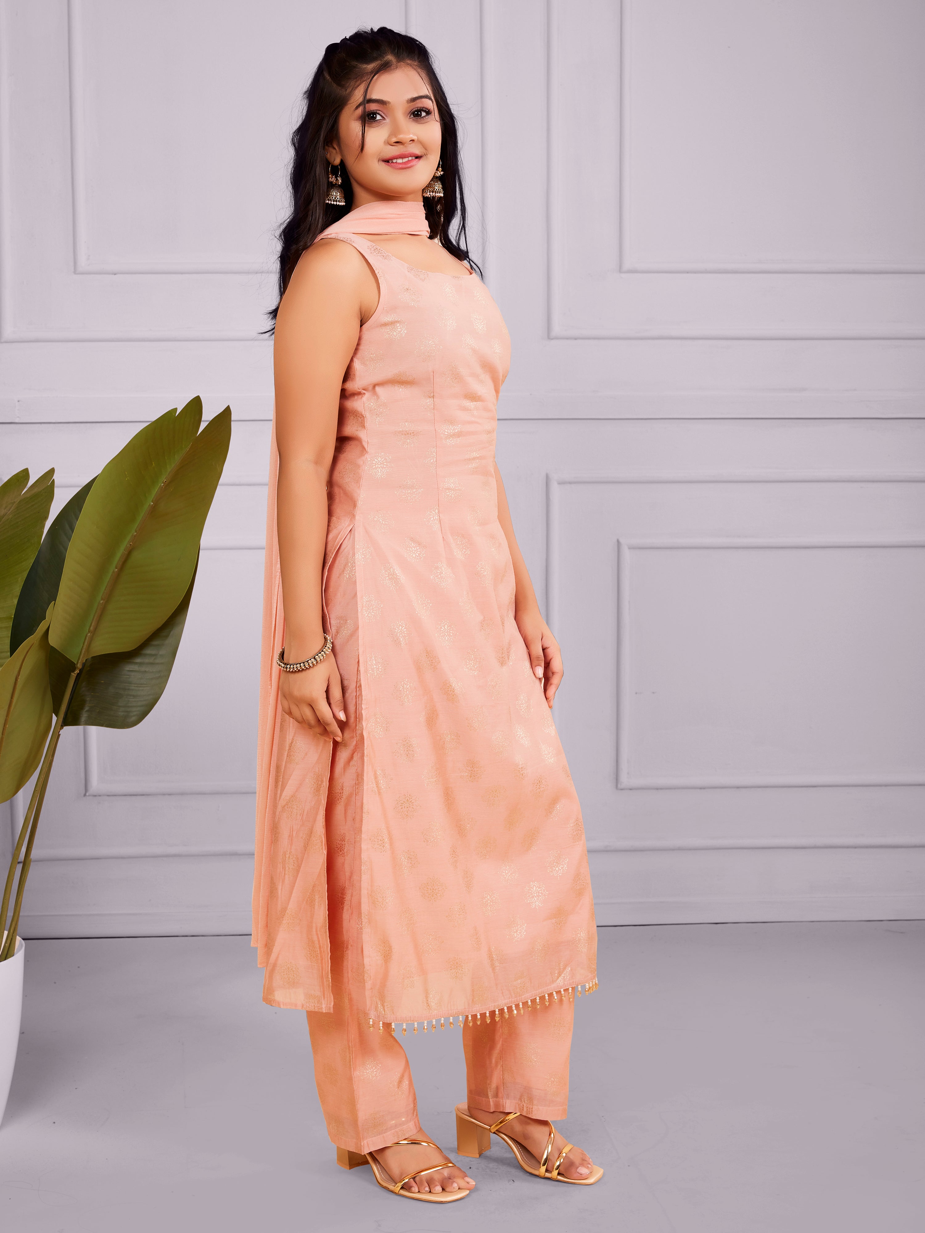 TeenTrums Girls Ethnic Floral Kurta and Pant Set – Peach