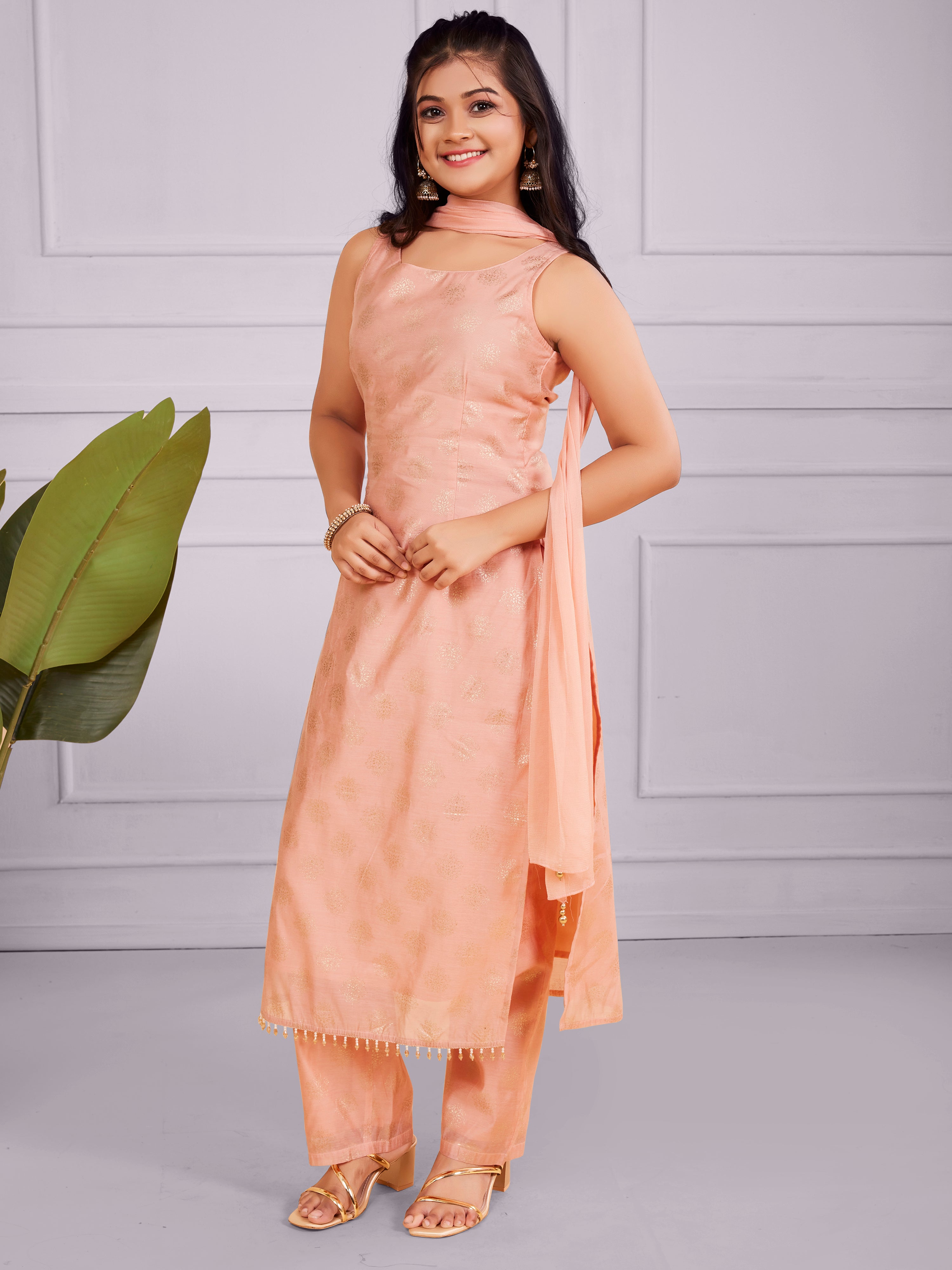 TeenTrums Girls Ethnic Floral Kurta and Pant Set – Peach