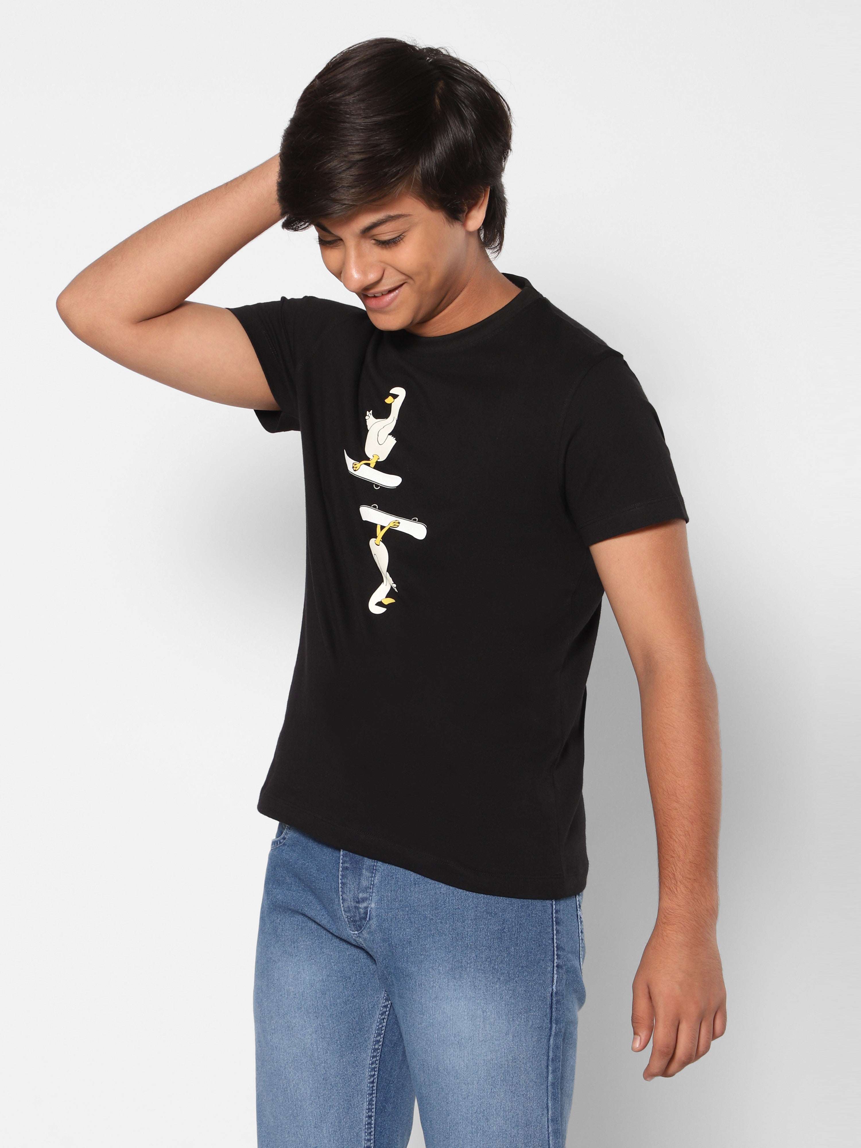 TeenTrums Unisex graphic T-shirt - Duck on skateboard - Black