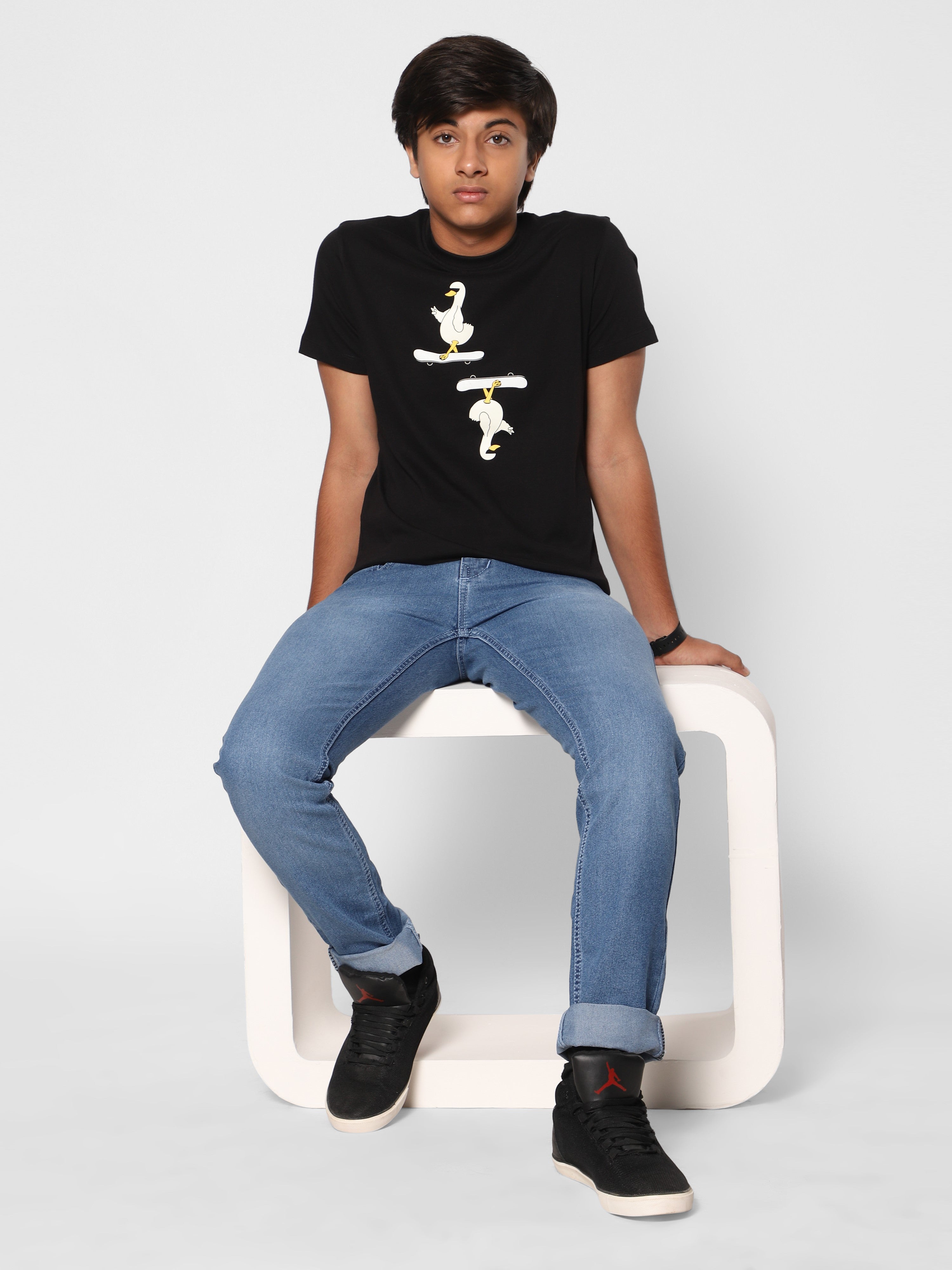 TeenTrums Unisex graphic T-shirt - Duck on skateboard - Black