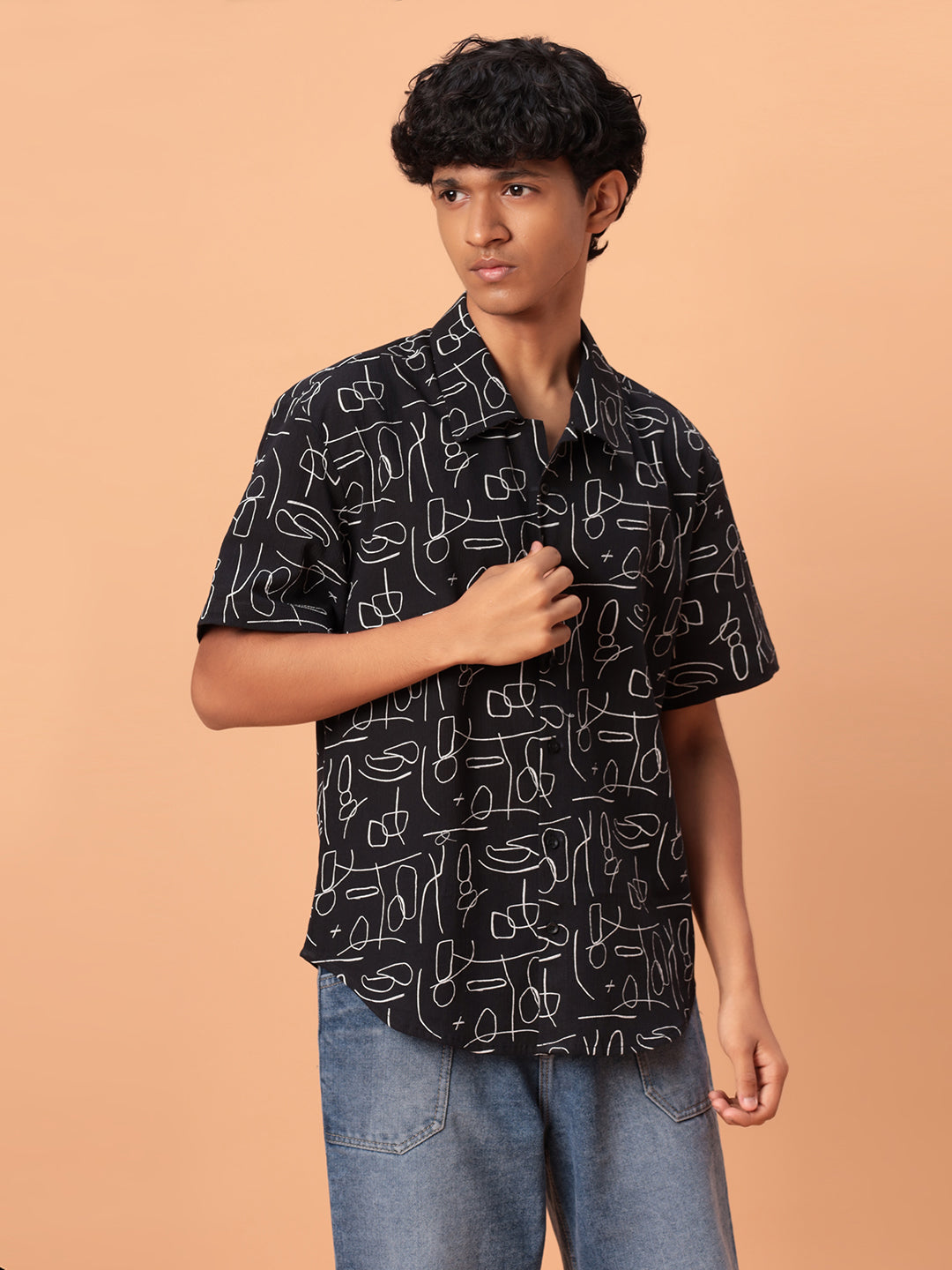 Minimalistic Print Oversized Shirt-Black