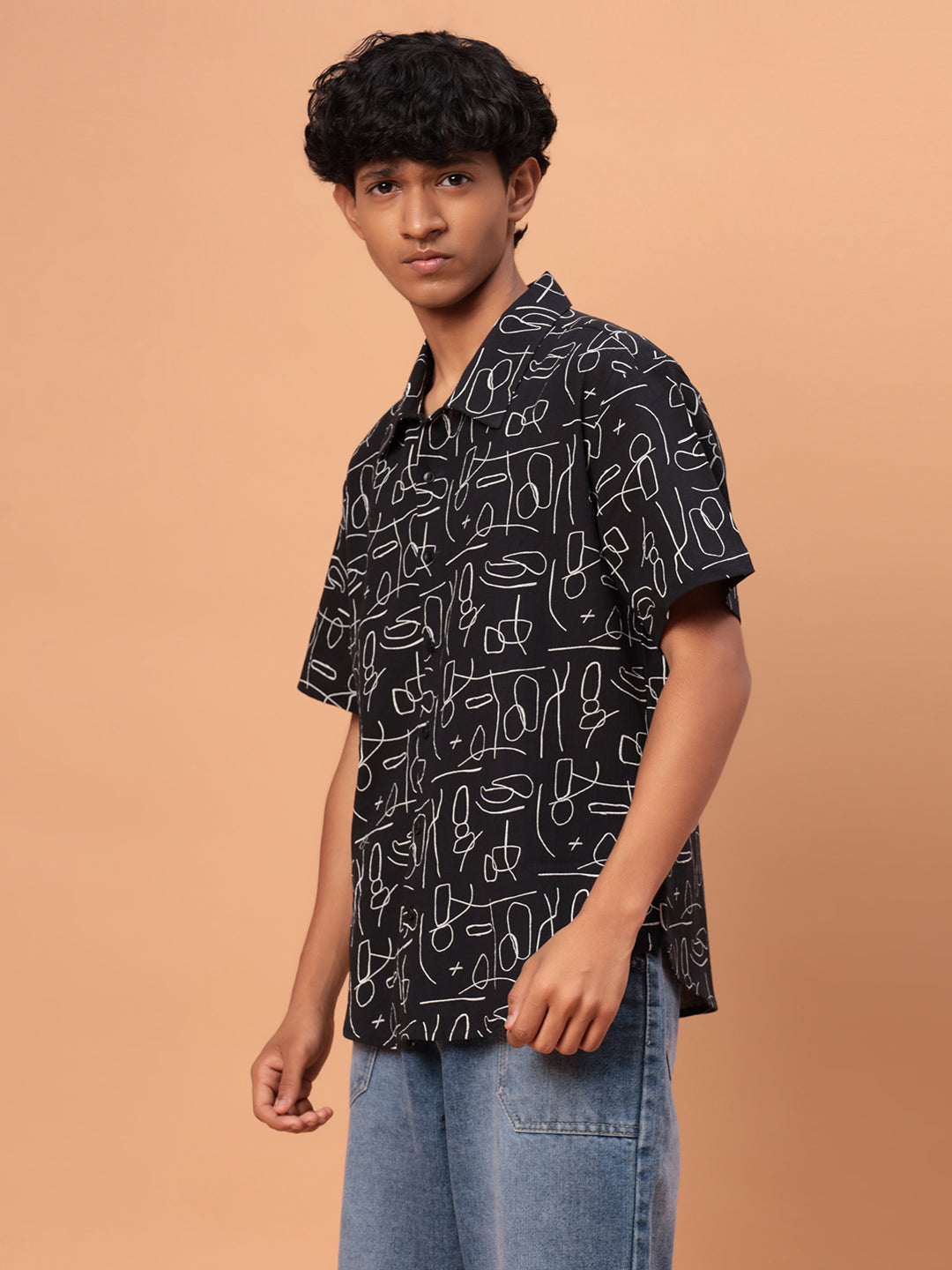 Minimalistic Print Short Sleeve Oversized Shirt-Black